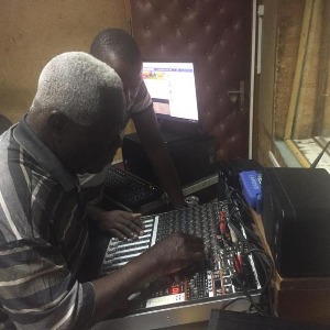 Gabon : Le Royaume Zombie land en ébullition dans l’émission « Assélé Discute Avec Vous »