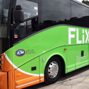 France : Un bus effectuant la liaison Paris-Londres se renverse sur l'A1, dans la Somme, 33 blessés - photos