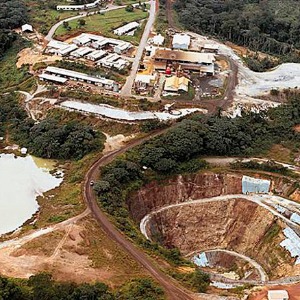 GABON : MOUNANA, AREVA TUE, EXTERMINE