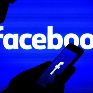 HIGH TECH : Facebook va créer 1000 emplois au Royaume-Uni pour lutter contre les «contenus dangereux»