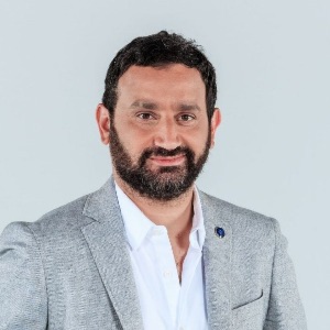 PEOPLE : Cyril Hanouna envoie de la force à ses fans en confinement !