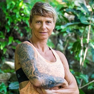 PEOPLE : Koh Lanta  blessée, Sara quitte le jeu et a dû être opérée en urgence en France