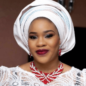 PEOPLE : «Le Coronavirus effacera tous les dirigeants africains corrompus», dixit une actrice nigériane