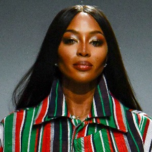 TOP MODEL Naomi Campbell, top model d’exception : son histoire er ses looks emblématiques