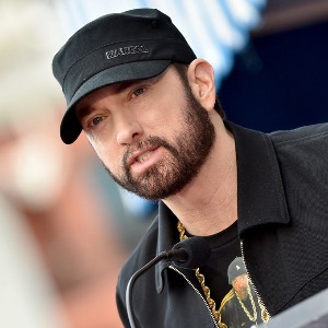 PEOPLE  Eminem : un nouveau rappeur bat le record du #GodzillaChallenge !