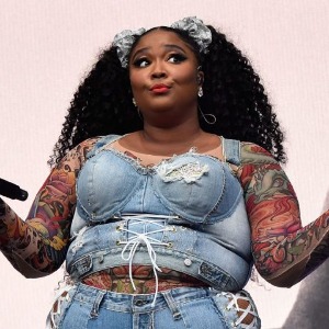 PEOPLE Lizzo : la chanteuse a joué de la flûte avec l’Orchestre Philharmonique de New York