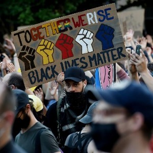 FAITS DIVERS Un Afro-Américain gracié 100 ans après des accusations de viol au coeur d’un lynchage