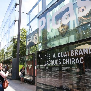 CULTURE Cinq hommes arrachent un poteau funéraire au musée du Quai Branly pour dénoncer la «dépossession de l’Afrique»