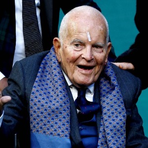 PEOPLE : Ian Holm : l’acteur du «Seigneur des Anneaux» et «Alien», est mort à 88 ans