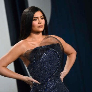 PEOPLE : Kylie Jenner : elle poste une belle photo d’elle quand elle était bébé !