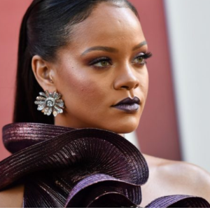 PEOPLE : Rihanna : son dernier album  «ANTI», explose encore et encore!!