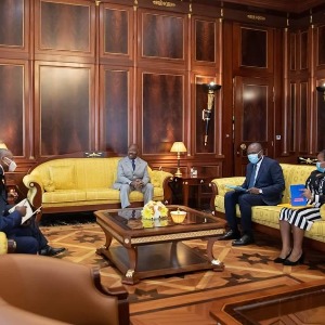 GABON : Les audiences s'en chaînent à la présidence avec le Sosie