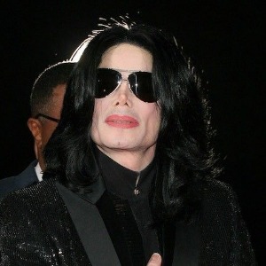 PEOPLE Michael Jackson : cet étrange sosie qui affole les internautes !