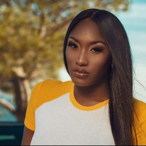 PEOPLE Aya Nakamura : la chanteuse montre ses formes dans une tenue sexy, ses fans sont conquis