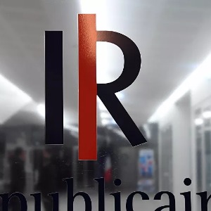 FRANCE : Obono l’esclave dans Valeurs actuelles  «dégradant», mais pas d’intention «raciste», selon le patron des députés LR