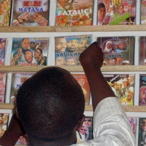 CINÉMA : Pour seulement 4 $ par mois, le service de streaming de films nigérians voit d'énormes profits