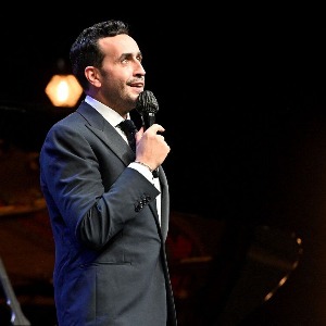 Le saviez-vous ? Jonathan Cohen est en couple avec une animatrice radio