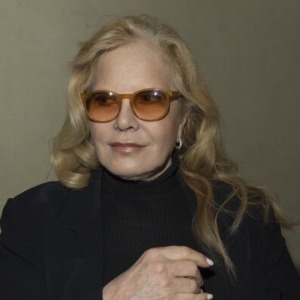 Actu People : Sylvie Vartan en deuil  son émouvant message à sa “confidente”