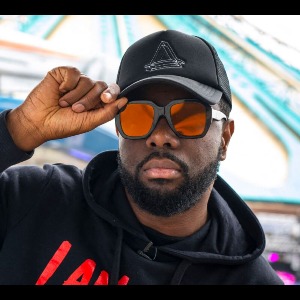 ACTU BUZZ  : PHOTOS Gims retire ses lunettes, le résultat divise les internautes