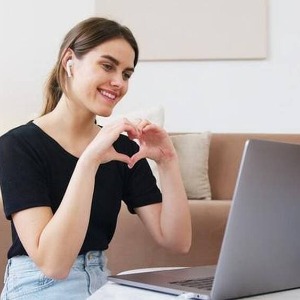 C’est quoi « l’arnaque à l’amour », qui se répand sur internet ?