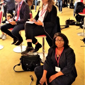 AFRIQUE2050 FRANCE : Anne Marie Dworaczek Bendome Journaliste gabonaise est menacée par Sonia Rolland Miss France 2000