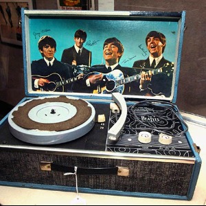 CULLTURE : Tubes de l'été  et tu chantes chantes chantes ce refrain qui te plaît !