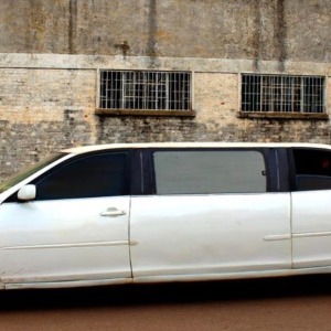 AFRIQUE2050 Limousine made In Africa : Un Congolais troque sa carrière universitaire contre un travail d'artisan