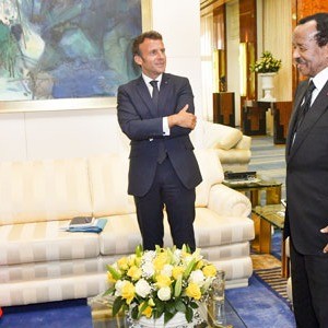 Cameroun : Paul BIYA - Emmanuel MACRON pour les entretiens denses et cordiaux entre les deux Chefs d’Etat au Palais de l’Unité à Etoudi .