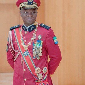 Gabon : Le général de brigade Brice Clotaire  Oligui Nguema renonce aux avantages de président de la République