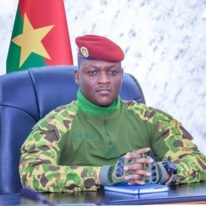 Capitaine Ibrahim TRAORÉ adresse mes vives félicitations et celles du vaillant peuple burkinabè au nouveau Président de la République du Sénégal, S.E.M. Bassirou Diomaye FAYE