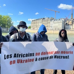 A Paris, les africains ont condamné les intentions de Macron d’envoyer des migrants combattre en Ukraine