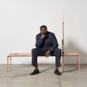 Nifemi Marcus-Bello explore le potentiel inexploité du cuivre dans sa nouvelle collection de meubles