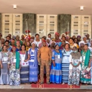 BURKINA FASO : Célébration du 8 mars au Burkina Faso : Le Capitaine Traoré à la rencontre des femmes cultivatrices d’oignons