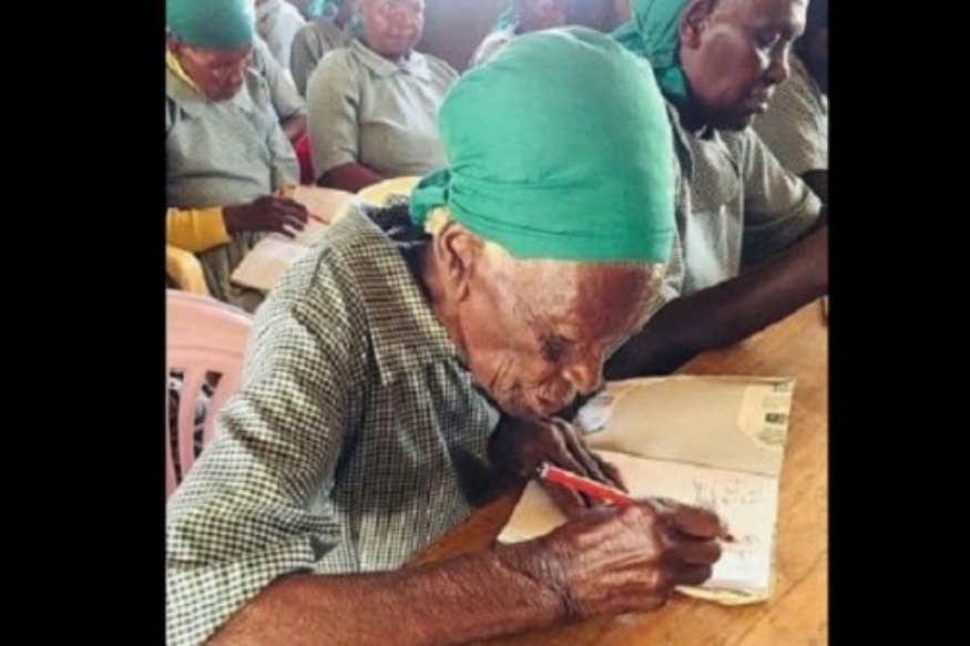 Kenya: Une femme âgée de 95 ans, elle s’inscrit à l’école pour apprendre à lire et à écrire !