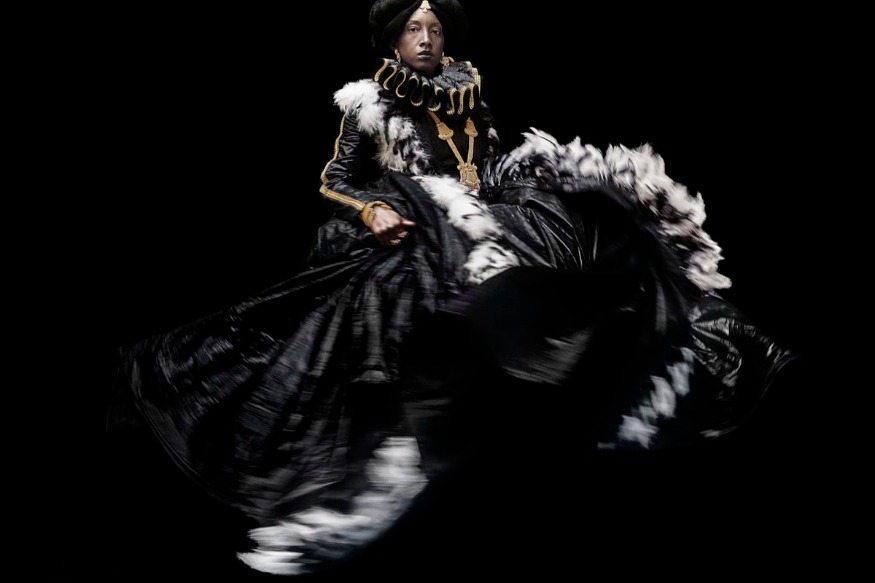 Cet artiste donne vie aux mythes de la diaspora noire à travers des autoportraits