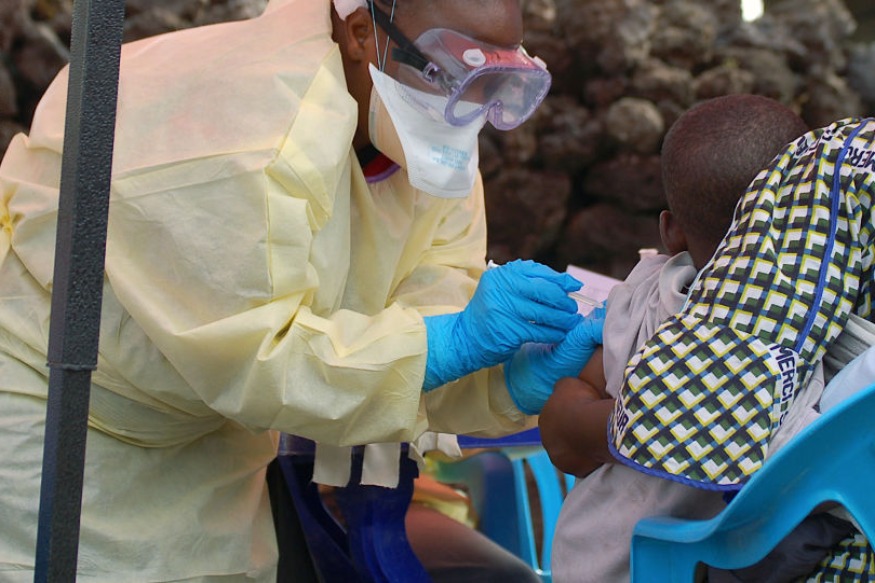 Un agent de la lutte anti-Ebola assassiné en RDC, sa maison incendiée