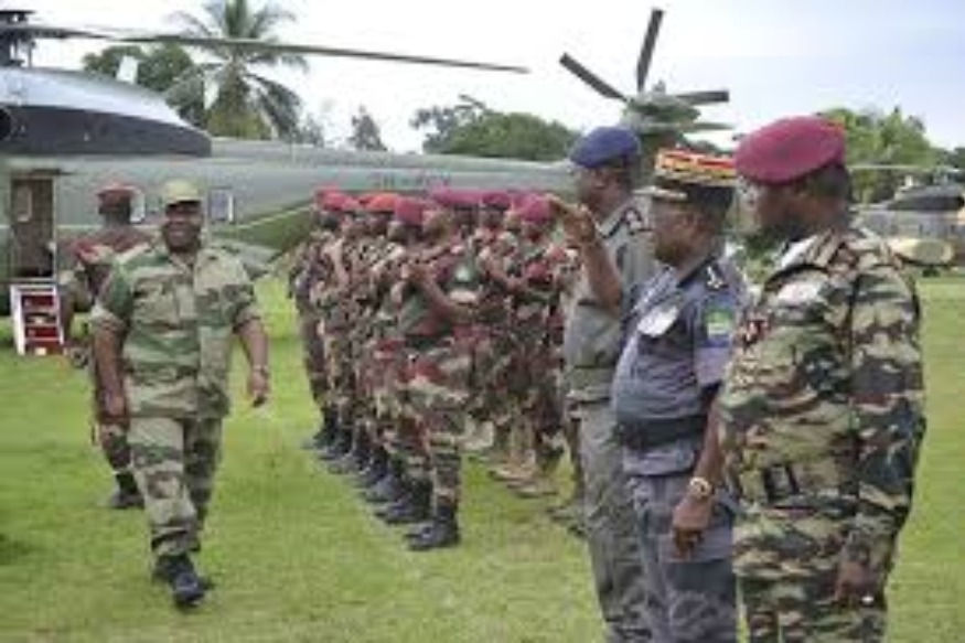 Gabon  : «À titre gracieux»  la Russie livre le tout premier lot d’armes légères au Gabon