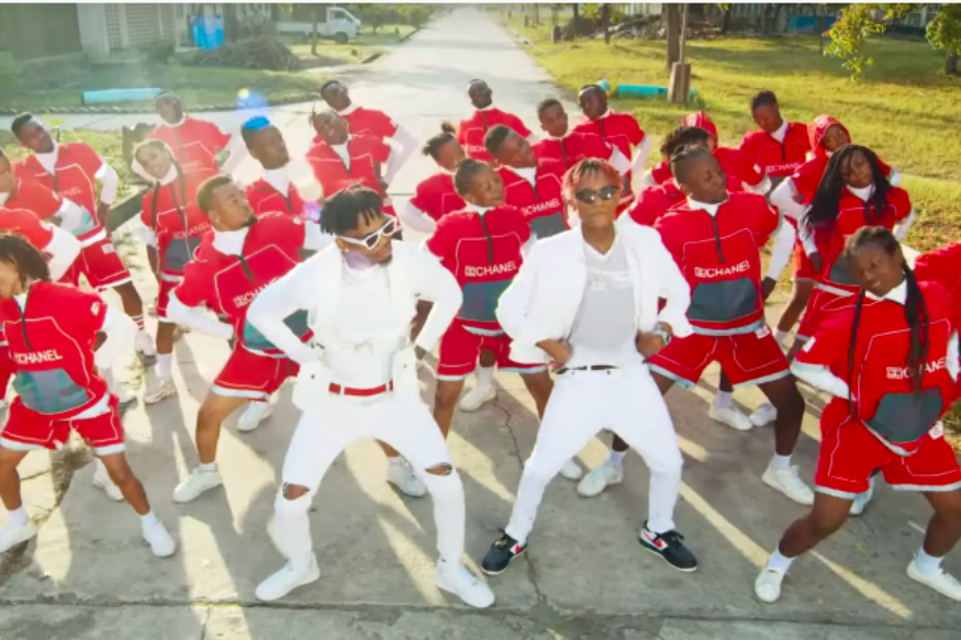 Les commentaires sur les clips vidéo YouTube sont l'espace sûr pour le romantique panafricain en chacun de nous