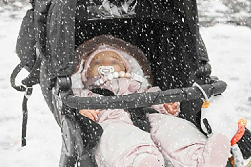 FAITS DIVERS : Un petit bébé meurt congelé à cause de sa mère