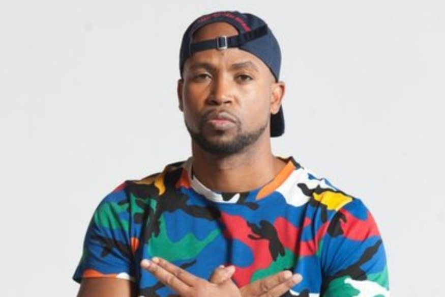 PEOPLE : Rohff scandalisé  les vaccins anti-Covid-19 pourraient être testés en Afrique !