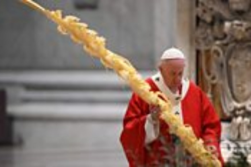 INSOLITE : Le Pape célèbre la Semaine Sainte dans une basilique presque vide