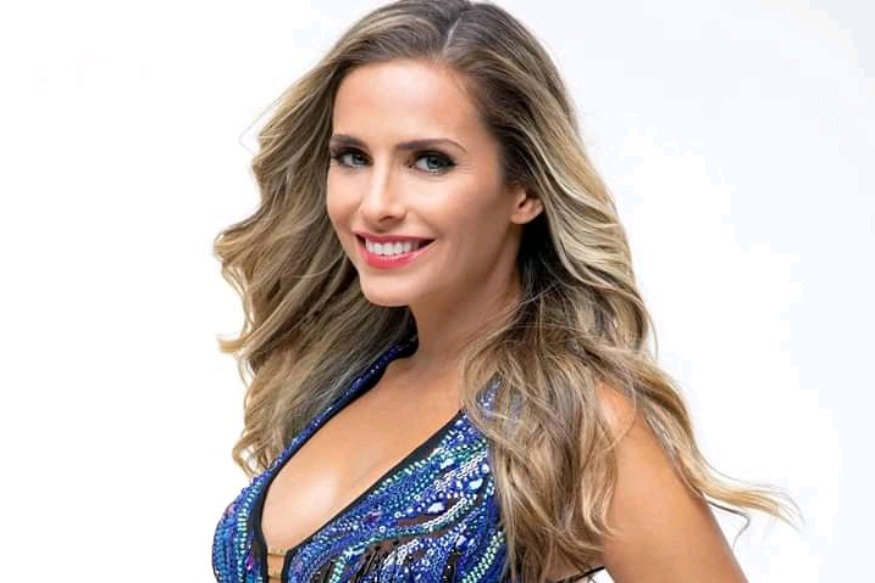 Clara Morgane dévoile sa poitrine dans une combinaison ultra décolletée. Et c’est canon !