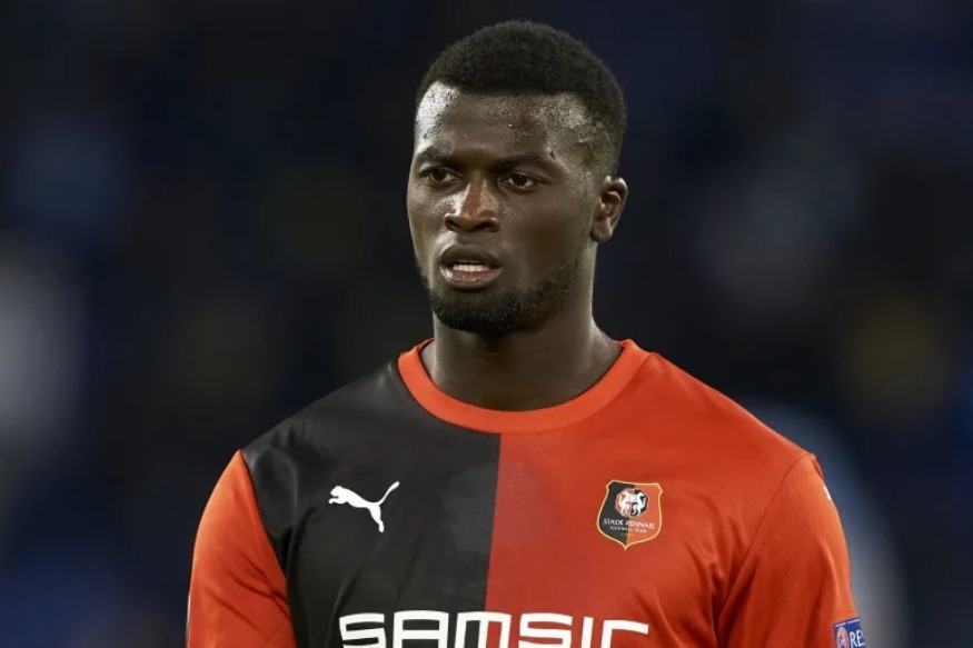 SPORTS : OM - Niang tape du poing sur la table concernant la résiliation du bail de son domicile !