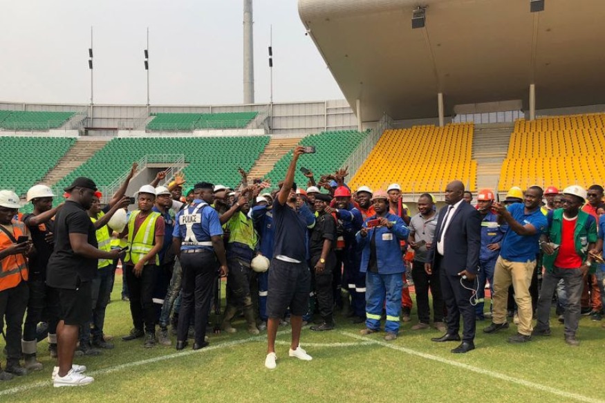 SPORTS : Samuel Eto'o est célébré pour bien plus que le football dans sa ville natale