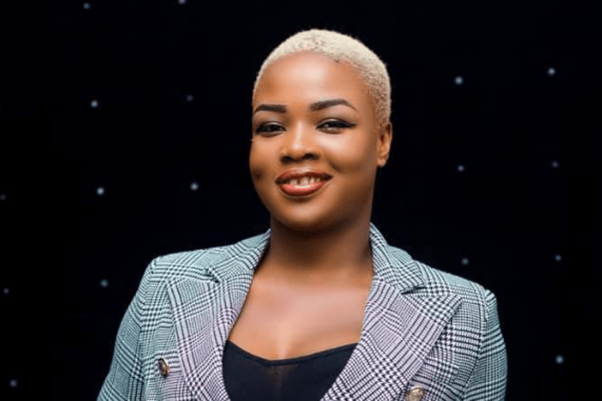 PEOPLE : Côte d’Ivoire  Zota sublime dans une mini robe et une nouvelle coupe de cheveux à la Rihanna