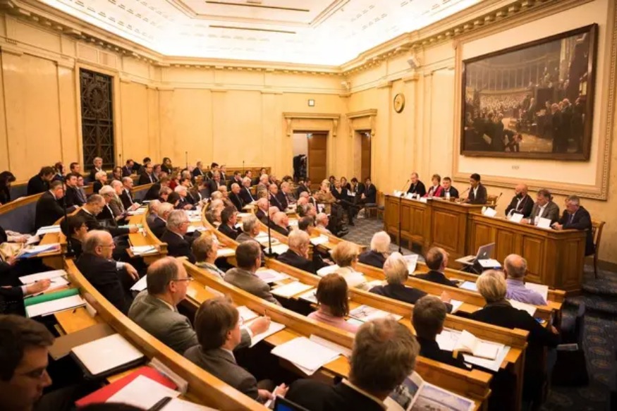 FRANCE Racisme : Jean-Marc Ayrault veut rebaptiser salles et bâtiments Colbert