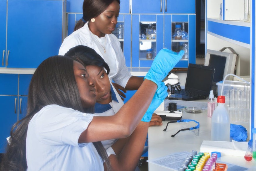 AFRIQUE 2050 : Les scientifiques africains définissent leurs priorités de recherche COVID-19