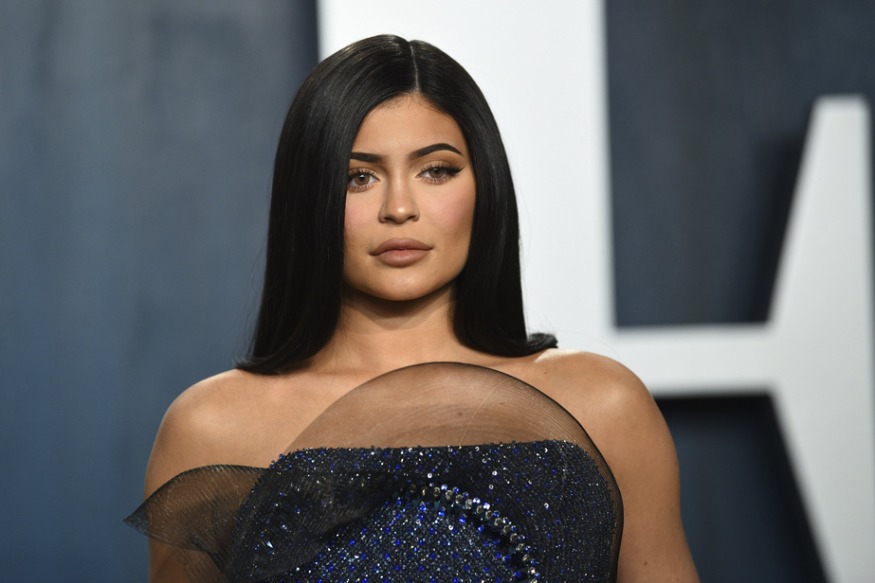 PEOPLE Kylie Jenner : sa fille Stormi prend la pose avec True dans son jet privé !