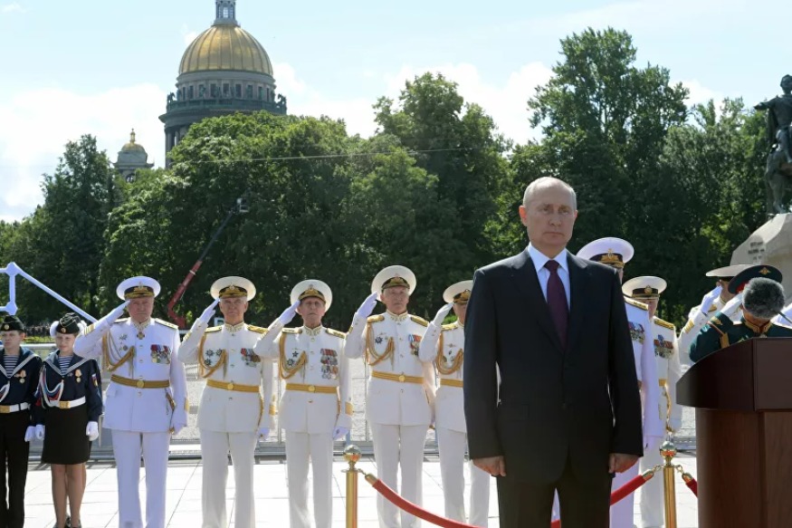 DEFENSE RUSSE : «La marine russe recevra des armes hypersoniques qui n’ont pas d'analogues dans le monde», annonce Poutine - vidéo