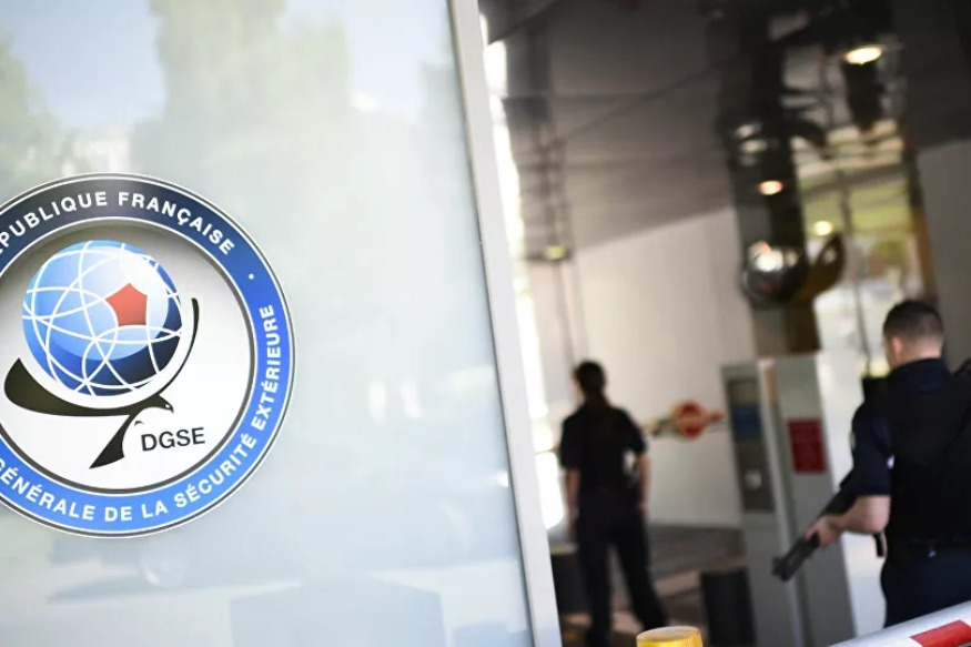 FRANCE : Arrêtés en possession d’armes, deux agents de la DGSE mis en examen à Paris pour un projet de meurtre
